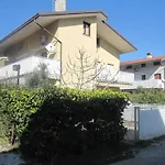 Cozy Flat With Garden Near Apartment
