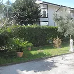 Cozy Flat With Garden Near Διαμέρισμα *