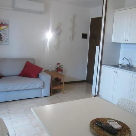 Cozy Flat With Garden Near *