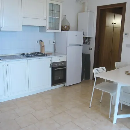 Apartment Cozy Flat With Garden Near Grado-Pineta