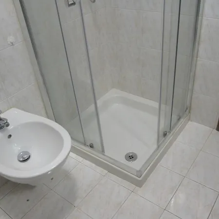 Apartment Cozy Flat With Garden Near